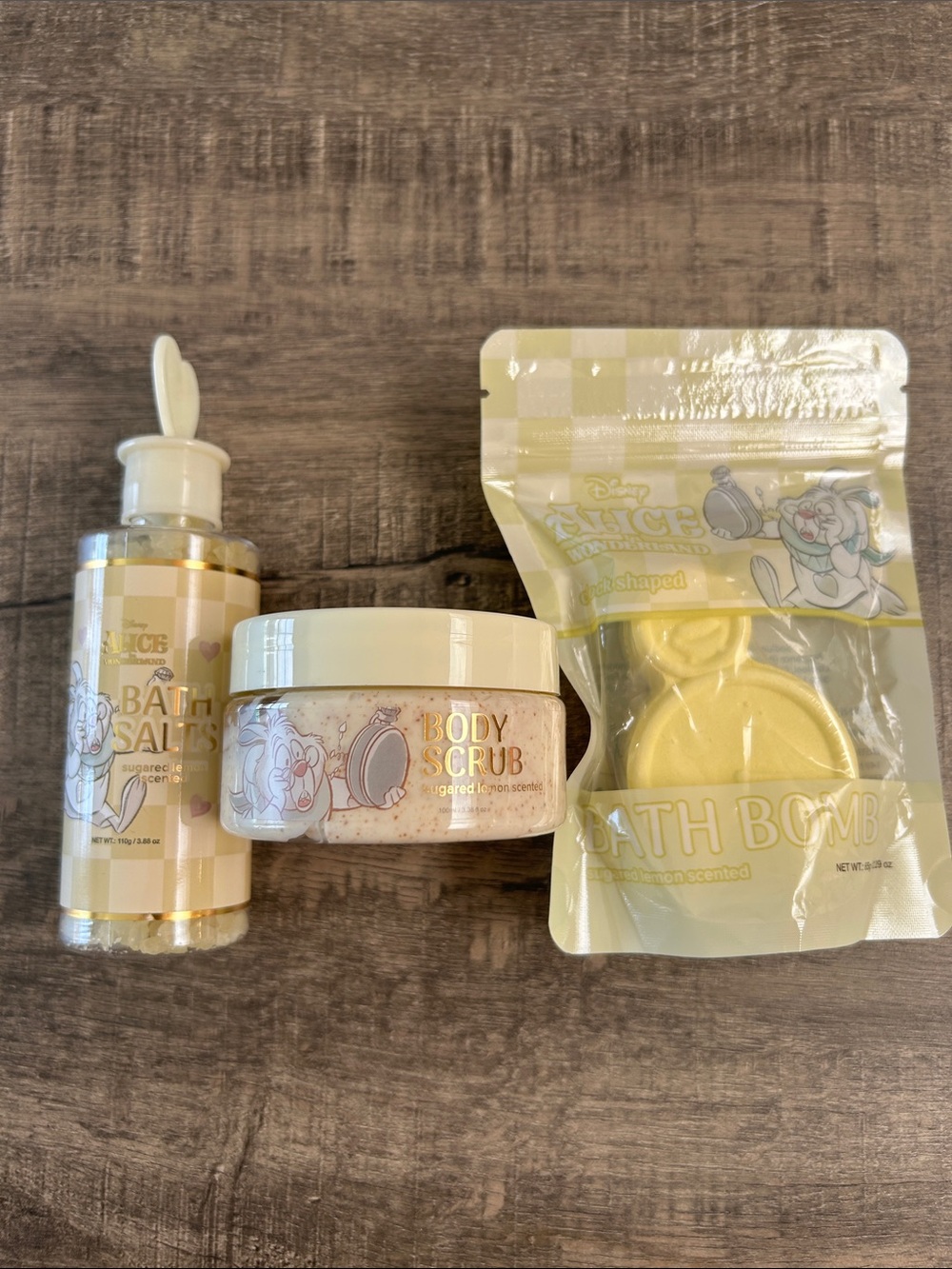 Disney Bath Set in Pale Yellow - Bath Salts, Body Scrub & Bath Bomb